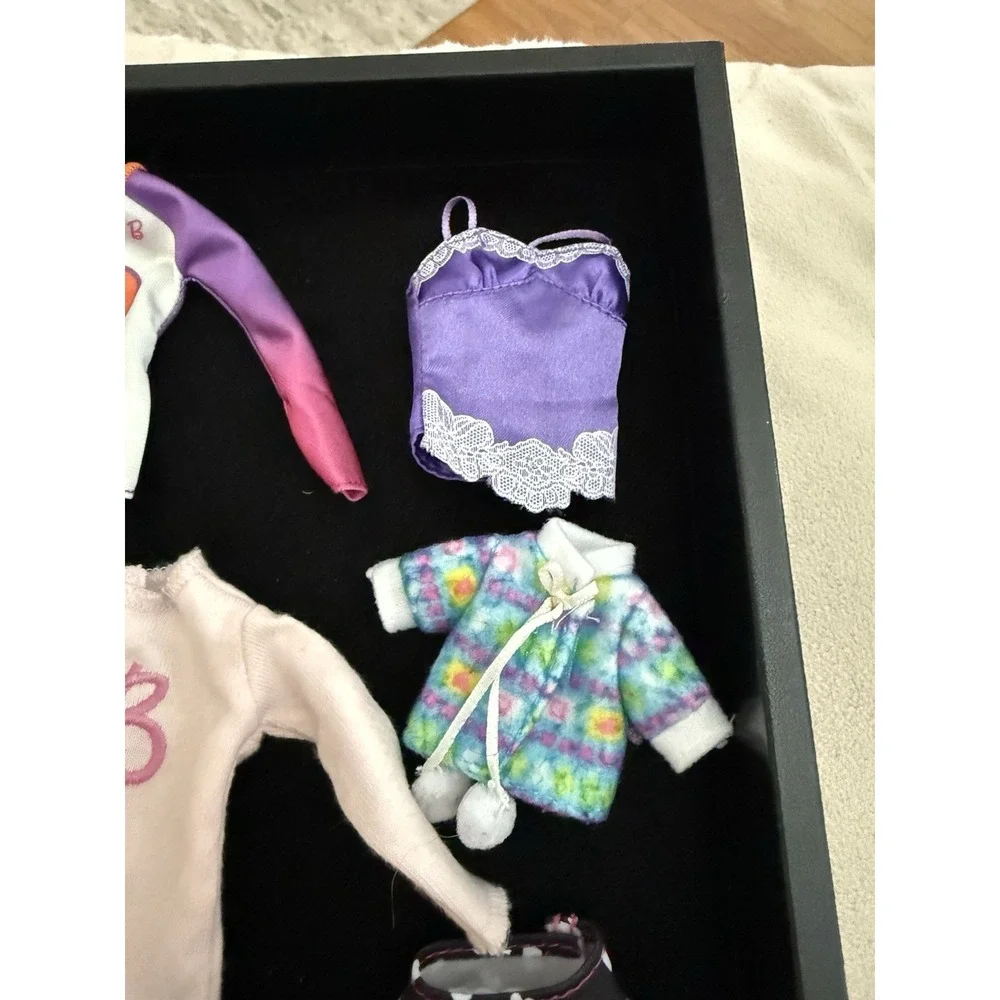 Huge Lot Barbie Clothes authentic skirts tops coats jersey Collectibles ‎ 4784